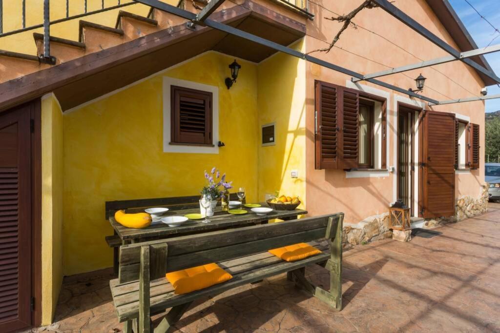 A Charming Country Cottage + Bikes And Kayaks Bosa Kültér fotó
