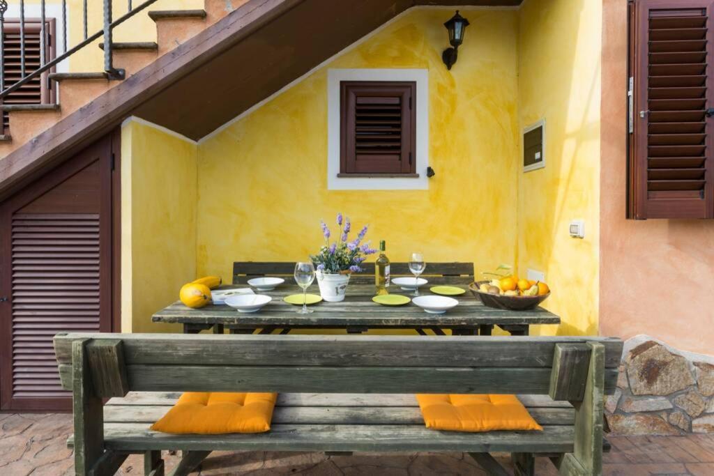 A Charming Country Cottage + Bikes And Kayaks Bosa Kültér fotó